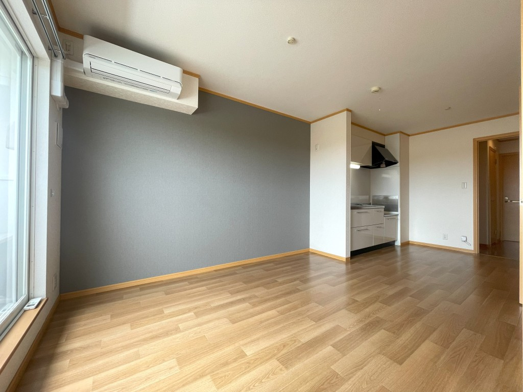 エスポワール【キャッシュバック対象物件】の居間・リビング|過ごしやすい室内です