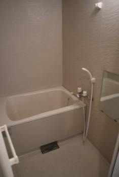 エスポワール【キャッシュバック対象物件】の浴室|コンパクトで使いやすいお風呂です