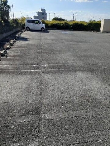 ランドマークけやきⅥ番館の駐車場|駐車場完備です