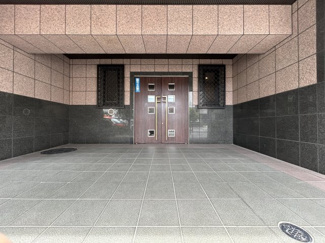 【エントランス】