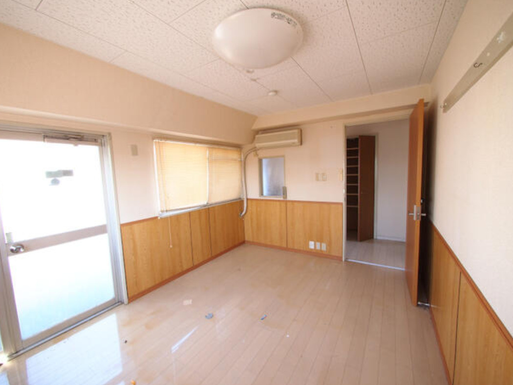 名古屋市南区城下町１丁目　収益マンションの洋室