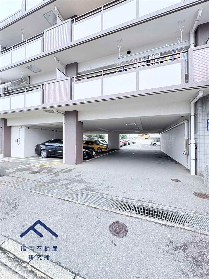 ユーハイム曰佐リベックスの駐車場