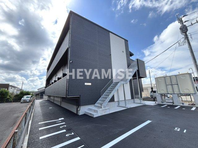 デ・クメール空港通り