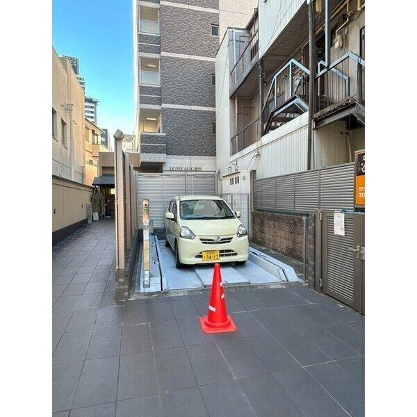 PONTE ALTO新栄の駐車場