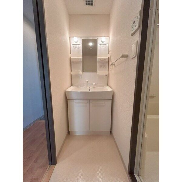 PONTE ALTO新栄の玄関