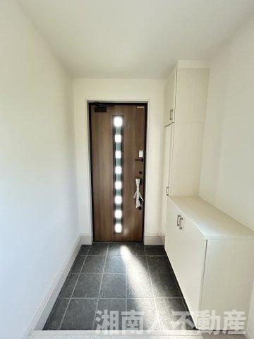 藤沢市城南３丁目１４８－２新築戸建の玄関|シンプルで使いやすい玄関です