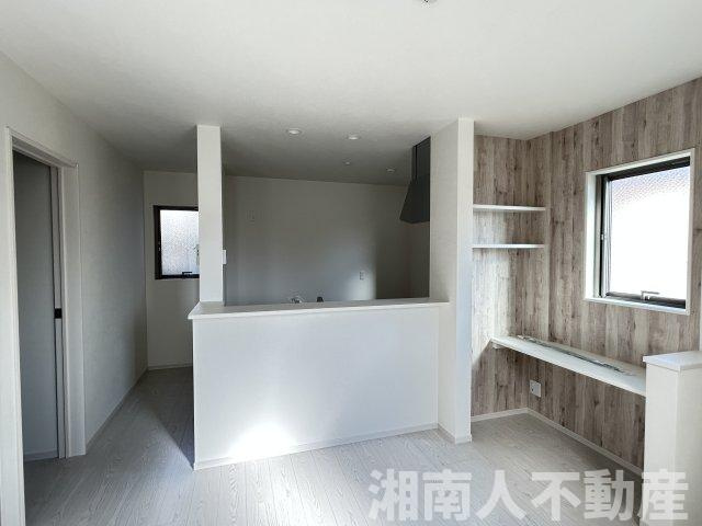 藤沢市城南３丁目１４８－２新築戸建の居間・リビング|ゆったりとしたリビングです