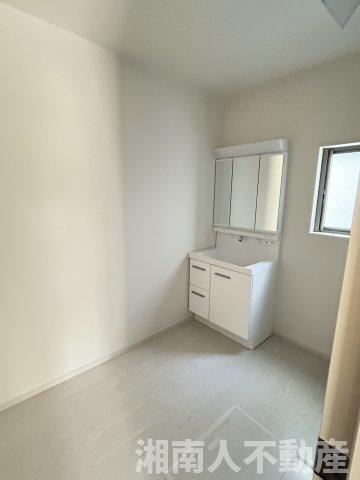 藤沢市城南３丁目１４８－２新築戸建の独立洗面台|独立洗面化粧台付き