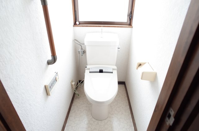 坂戸市泉町2丁目　中古戸建のトイレ|２階トイレ