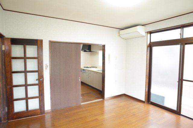 坂戸市泉町2丁目　中古戸建の居間・リビング