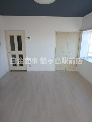 坂戸市大字片柳の賃貸マンションの居間・リビング