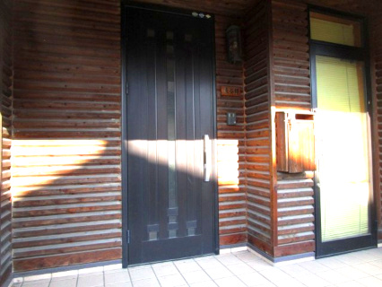 東松山市松山町1丁目　中古戸建（畑付き）の玄関