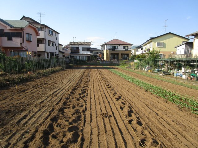 東松山市松山町1丁目　中古戸建の外観|畑付き