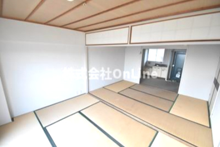 西山本コーポラス3号の和室