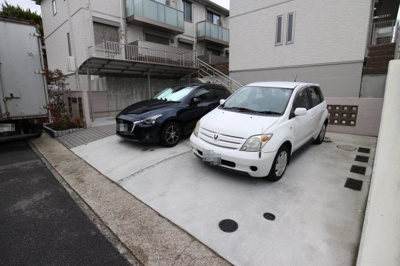 【駐車場】 | ルクセンブルグ舞子公園