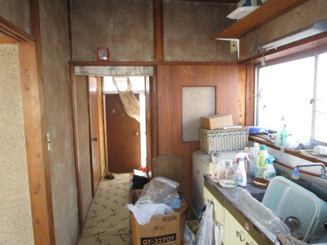東松山市野田　中古戸建の玄関