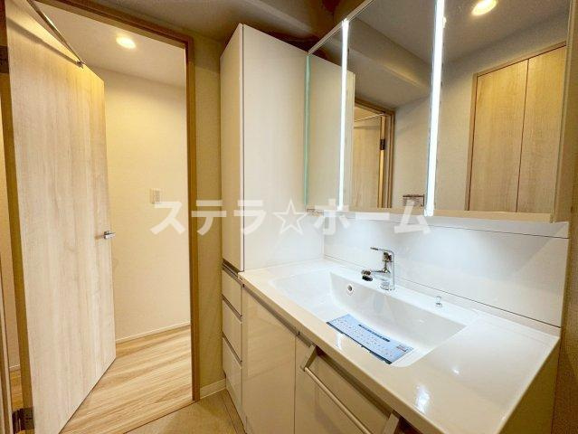 吹田ロイヤルマンションの独立洗面台|使いやすい独立洗面台です