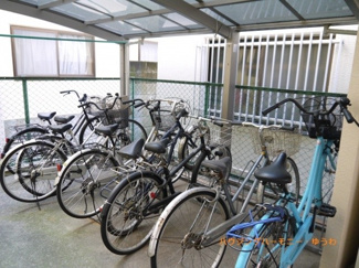 【その他共用部分】 | 便利な屋根付き駐輪場もあります。