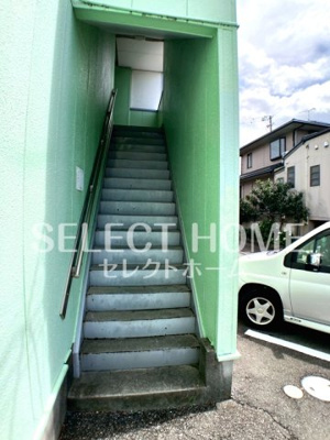 【エントランス】 | ぎんなんハウス | 清潔なエントランスです