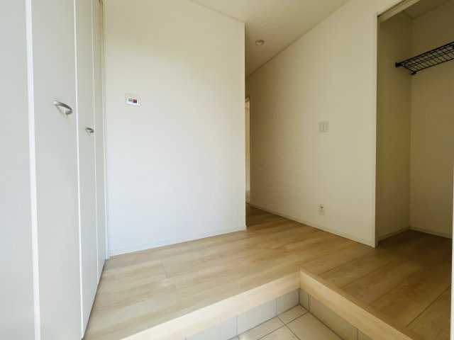 【玄関】 | 神川町新里第3  クレイドルガーデン　新築戸建　全3棟　2号棟