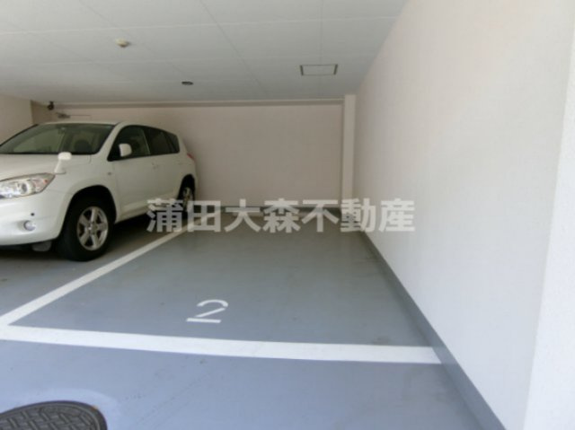 パークアクシス蒲田弐番館の駐車場