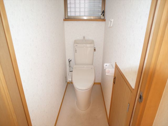 東松山市松葉町3丁目　中古戸建のトイレ