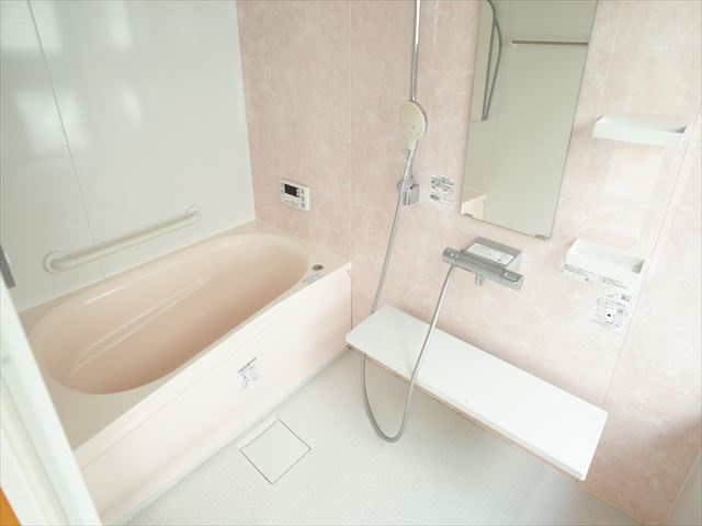 東松山市松葉町3丁目　中古戸建の浴室