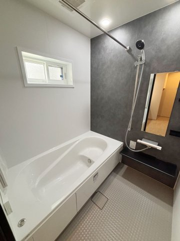 久留米市合川町11号地の浴室|1日の疲れがとれる、ゆったりとしたバスルーム。便利な浴室乾燥暖房機を完備。