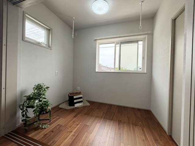 久留米市合川町11号地の洋室|自分時間を充実させながら心豊かなひとときを過ごすための大切な個室空間。