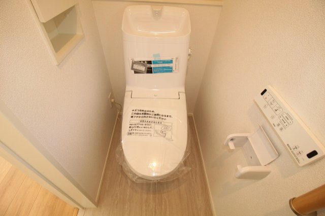 香美市土佐山田町宝町4丁目　3号棟　【内覧可能】（全5区画）　新築戸建のトイレ|1F