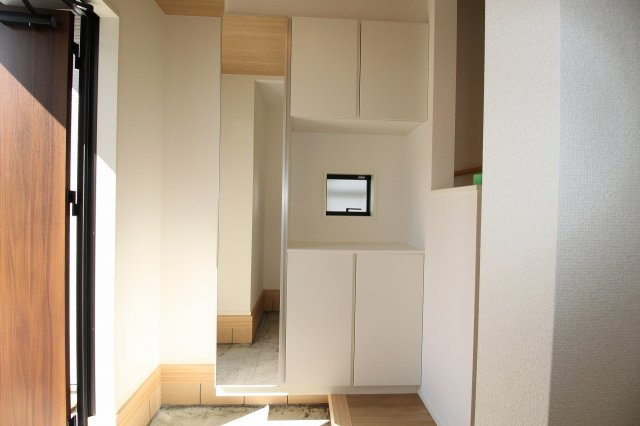 香美市土佐山田町宝町4丁目　3号棟　【内覧可能】（全5区画）　新築戸建の収納|玄関収納