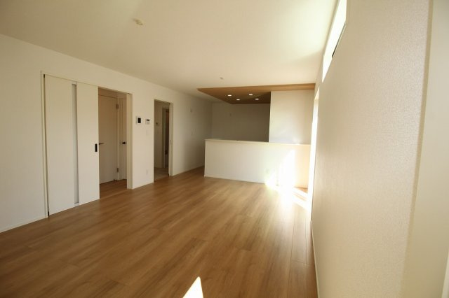 香美市土佐山田町宝町4丁目　3号棟（全5区画）　新築戸建の居間・リビング|LDK　16.0帖