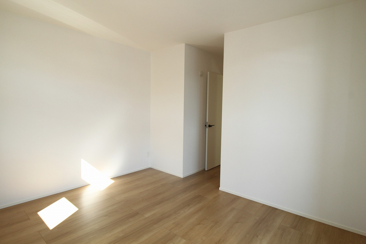 香美市土佐山田町宝町4丁目　3号棟　【内覧可能】（全5区画）　新築戸建の洋室|2F　北西の部屋　7.75帖