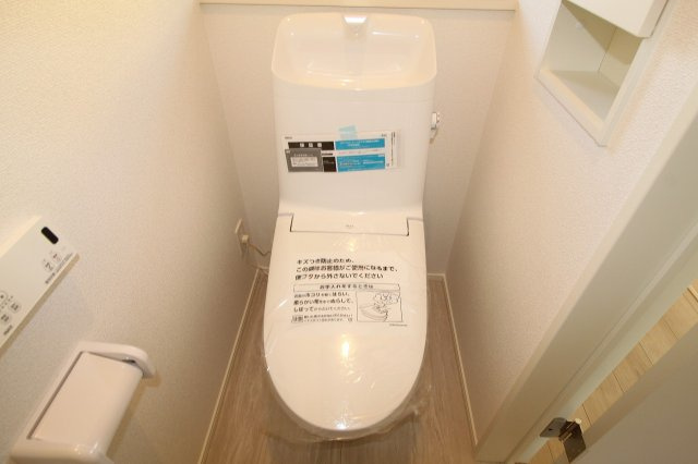 香美市土佐山田町宝町4丁目　3号棟　【内覧可能】（全5区画）　新築戸建のトイレ|2F