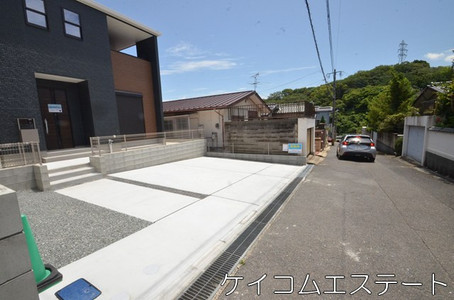新築　永犬丸南町住宅の前面道路含む現地写真