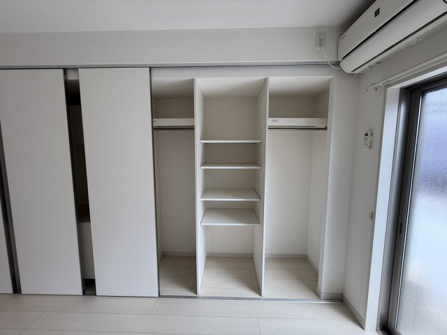 リブリ・岡町の収納