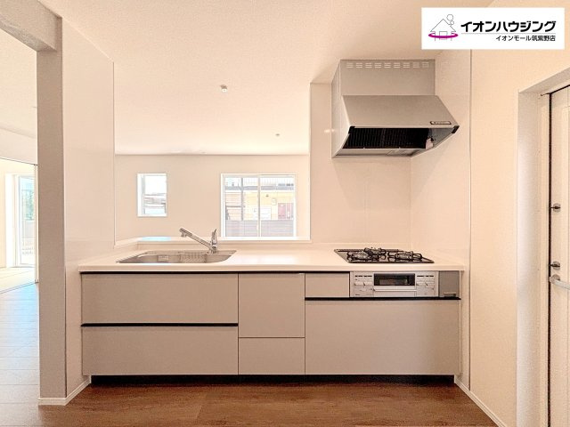 キッチン：お料理をしながら家族との会話も弾みそうです。