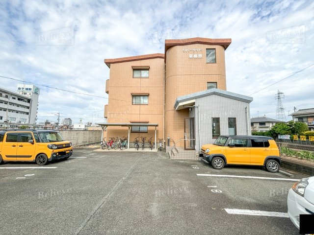 リバーサイド東櫛原のエントランス|閑静な住宅街に位置しております♪