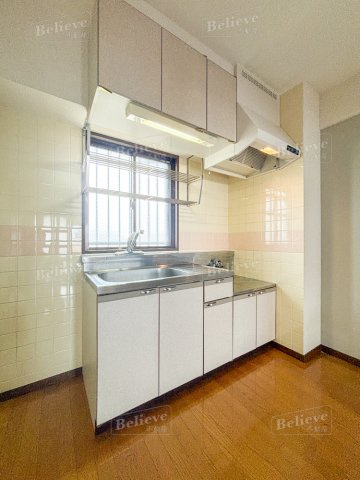 リバーサイド東櫛原のキッチン|使い勝手の良いシステムキッチン♪