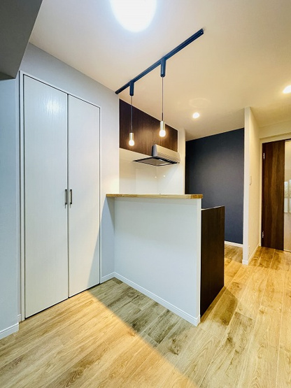 【内装】 | ネオハイツ筑紫丘 | モノが集まりやすいリビングにこそ欲しい収納も◎
小物・日用品などもすっきり整理整頓できそうです