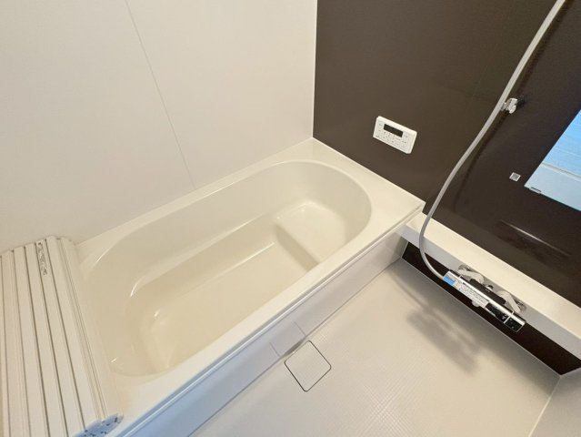 新築戸建　江南市古知野町2期　全2区画分譲の浴室|明るく清潔なバスルームです。カビが発生しにくいユニットバスです。