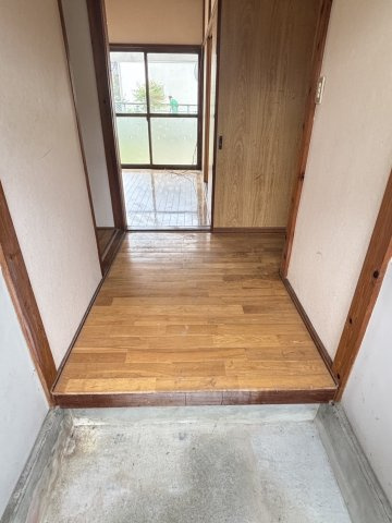 花ノ井賀沢貸家の玄関