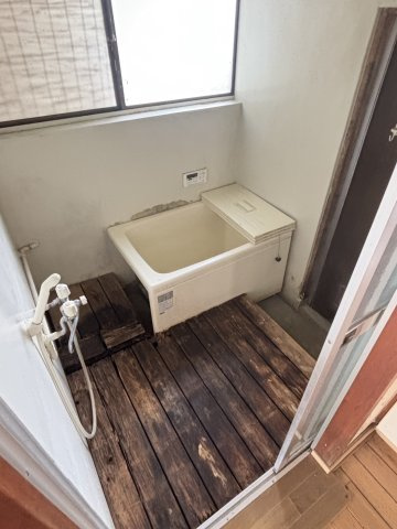 花ノ井賀沢貸家の浴室