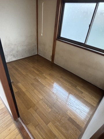 花ノ井賀沢貸家の洋室