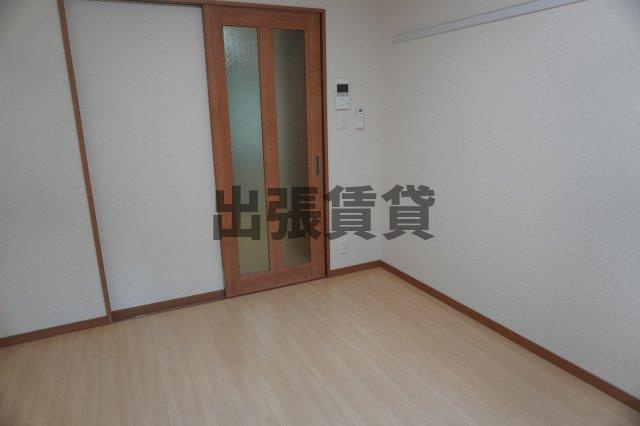 仲介手数料0！！ワイズタワー新栄の居間・リビング