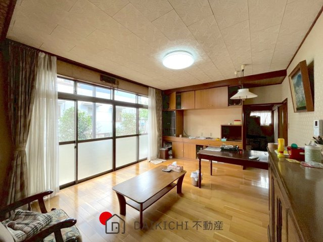 【居間・リビング】 | 白岡市篠津　中古戸建