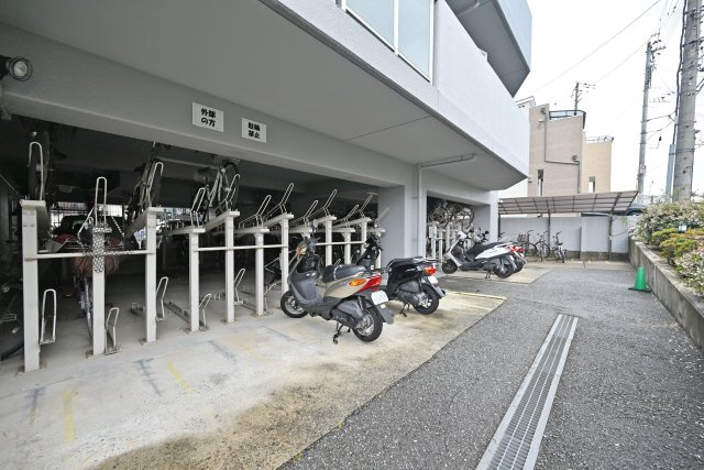 アドリーム伊丹北野の駐輪場