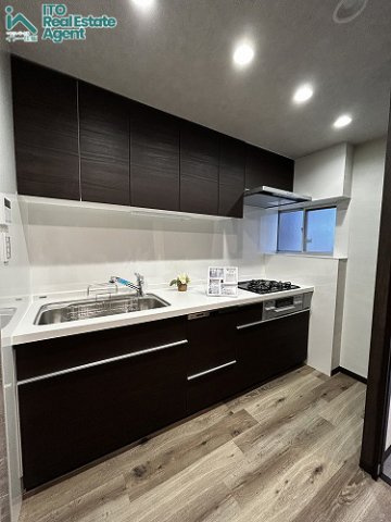 松ヶ崎久土町中古戸建のキッチン