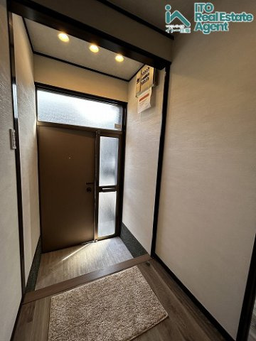 松ヶ崎久土町中古戸建の玄関