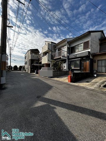 松ヶ崎久土町中古戸建の前面道路含む現地写真